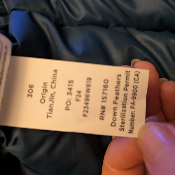 Cotopaxi Men's Teal and Rust Puffer Vest - Picture 10 of 10